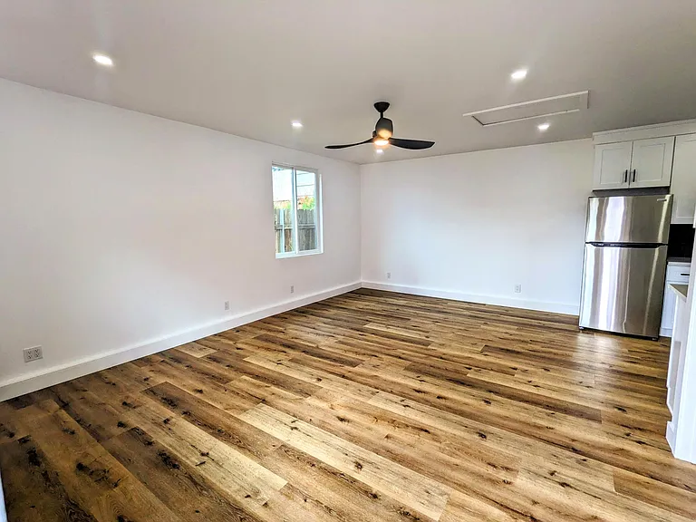 4133 Caflur Ave #B — Photo 5