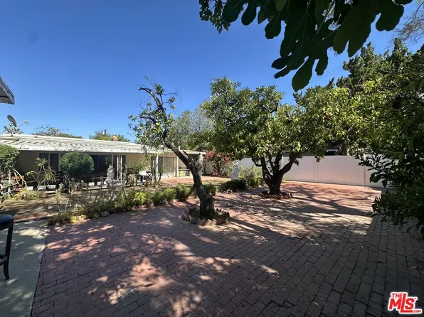 5075 Gaviota Ave, Encino, CA 91436