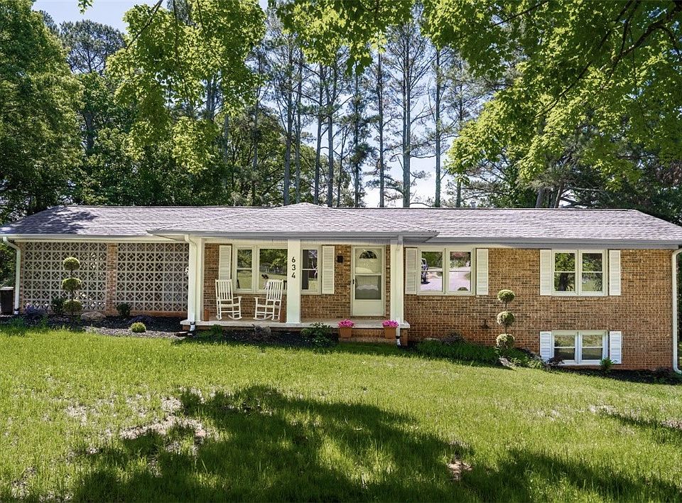 1st image of 634 Middle Park Dr