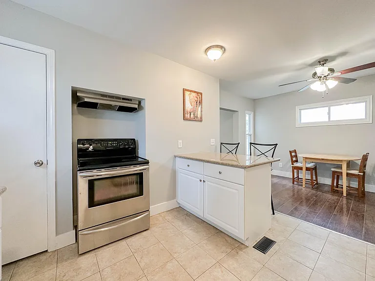 662 Southwood Ave — Photo 10