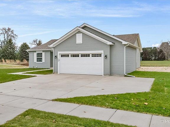 3rd image of 124 Spring DRIVE #Lt38