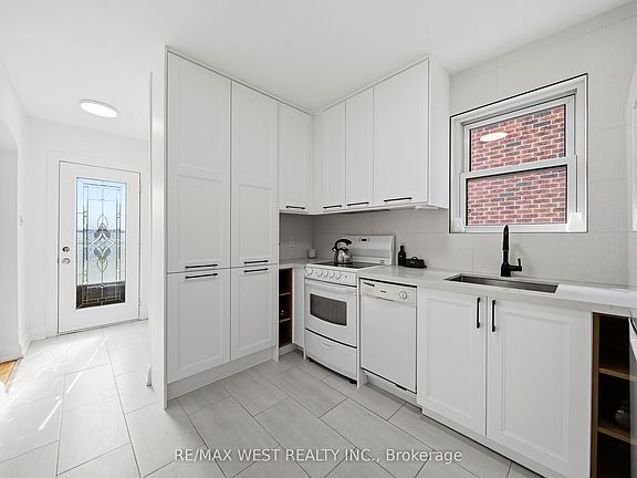 3rd image of 28 Aldgate Ave