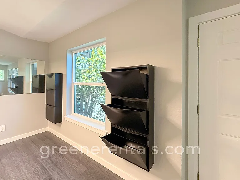 2210 Tolmie Ave #C-1 — Photo 9