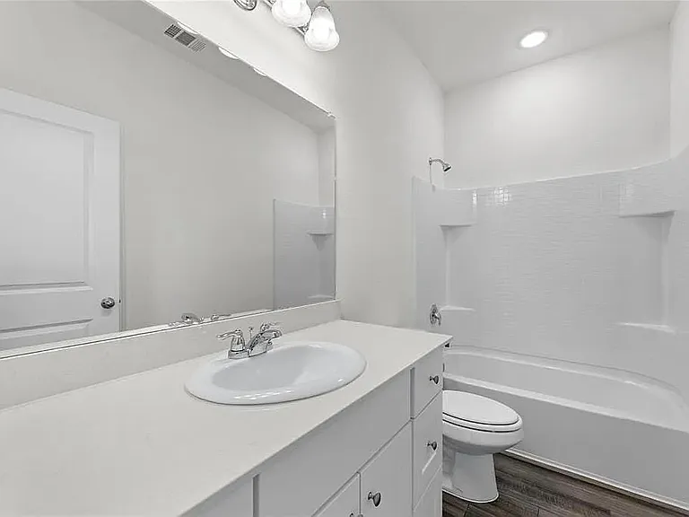 783 Camden Dr — Photo 10