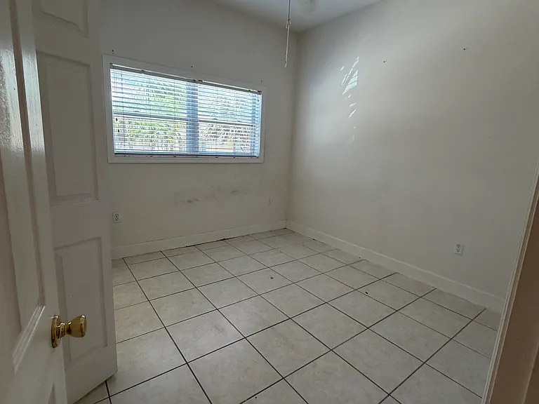 2121 Lakeview Dr #16 — Photo 6