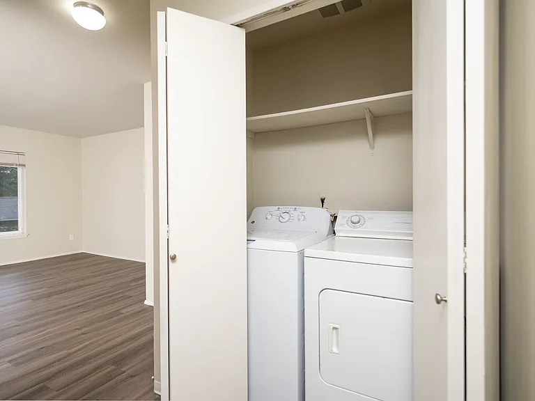 3 Bed 2 Bath - 1,135 Sq Ft 3 Bed 2 Bath - 1,135 Sq Ft