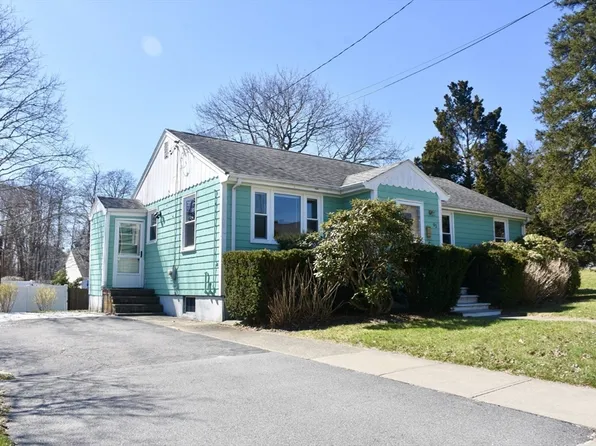 93 Howland Rd, Fairhaven, MA 02719