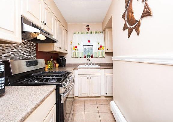 3rd image of 858 Leland Ave #32C