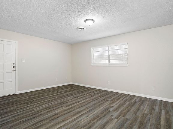 2nd image of 118 Johnson St