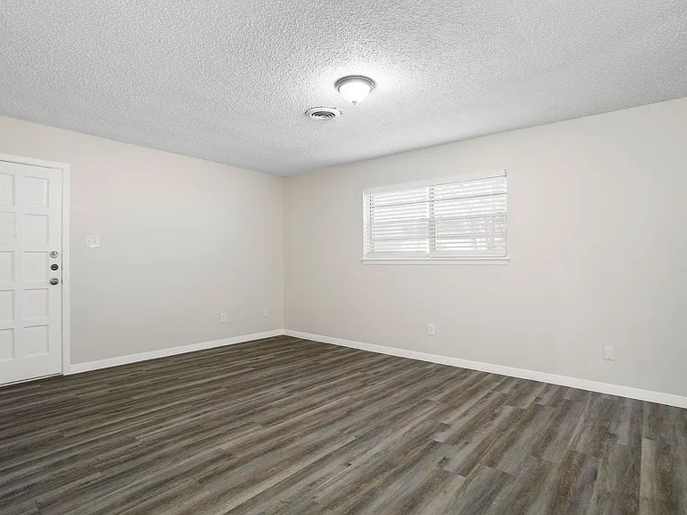 118 Johnson St #B — Photo 2