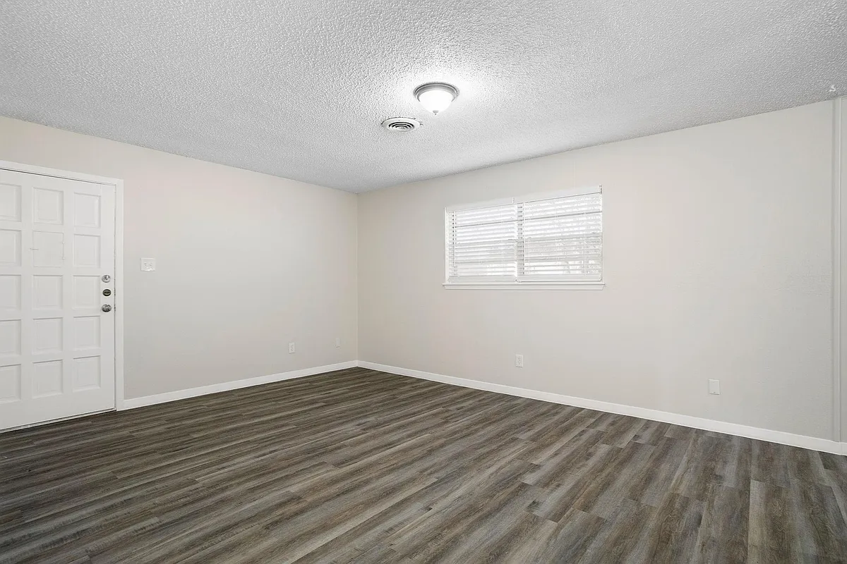 Building Photo - 118 Johnson St #B