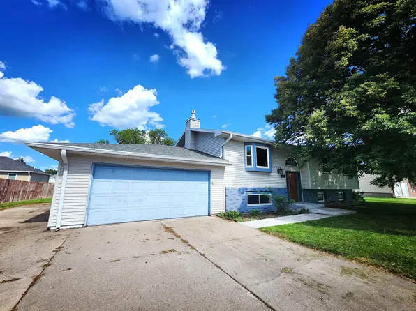 807 West Ave, Gibbon, NE 68840