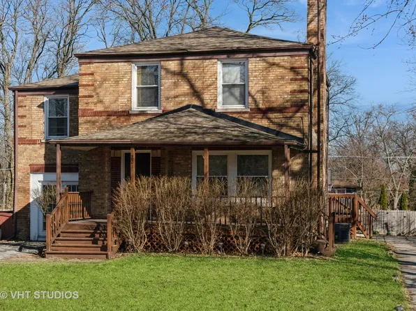 221 Cornwall Dr, Crete, IL 60417