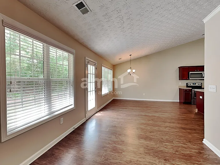 2166 Blueberry Ln — Photo 10