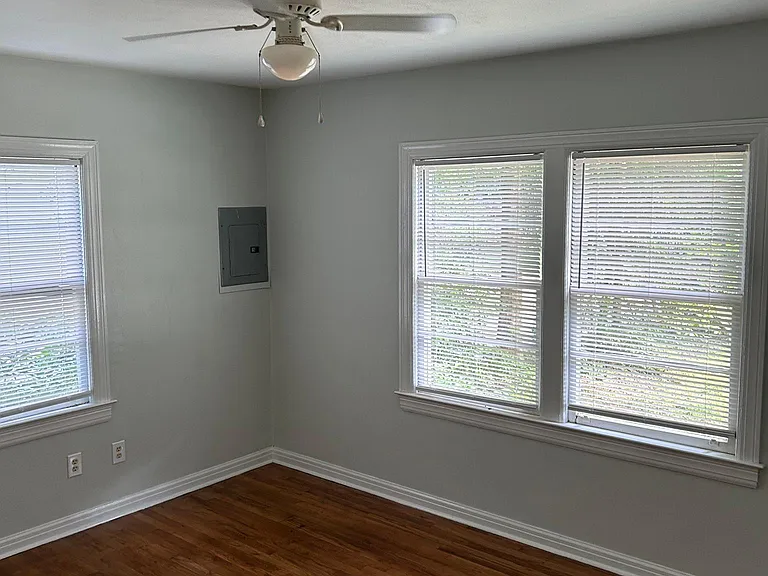 4904 Princeton Dr — Photo 8