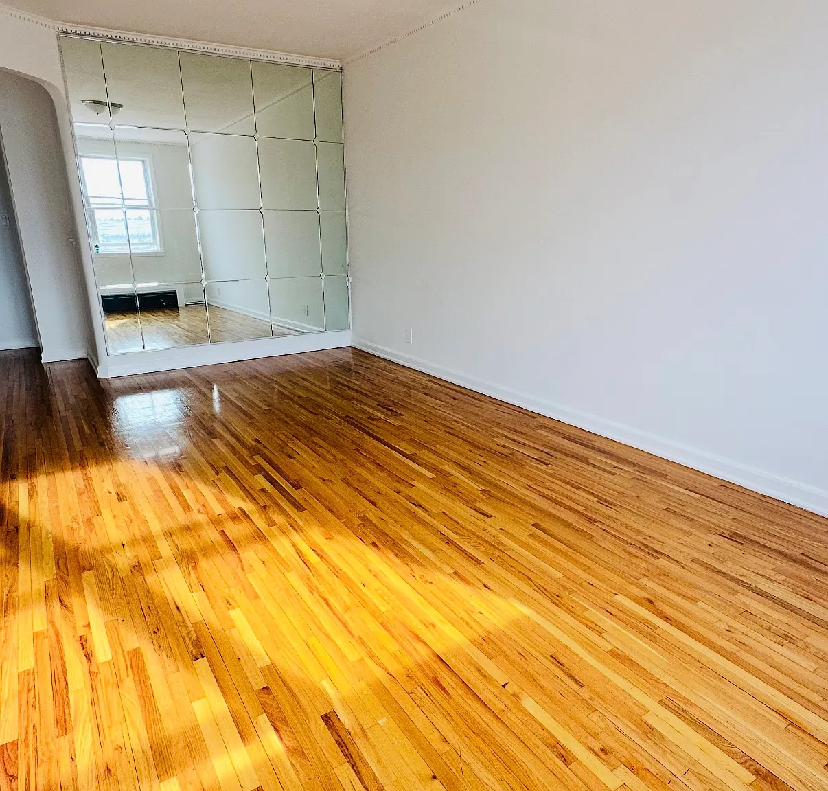 2 bed, 960 sqft, $2,400 — Photo 3
