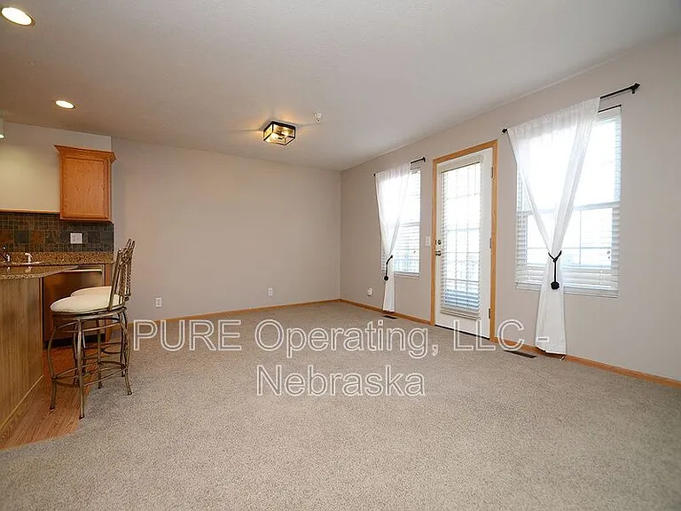 16767 Laurel Plz — Photo 5
