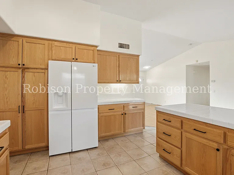 806 Galaxy Dr — Photo 13