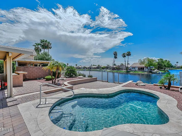 10509 W Runion Dr — Photo 32