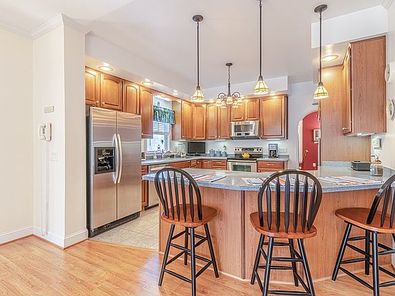 2nd image of 209 Loch Ln