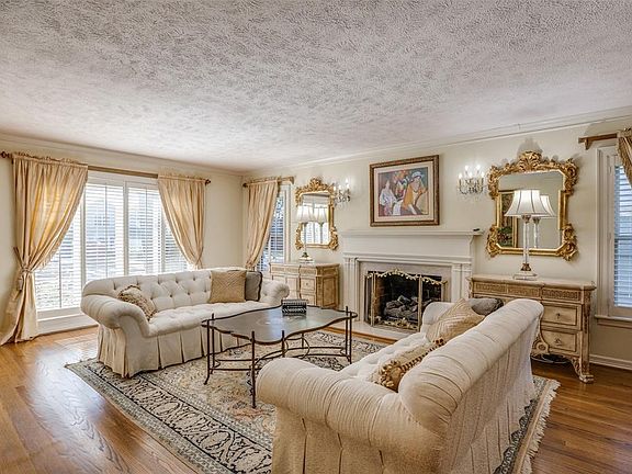 5th image of 4654 Beverly Dr