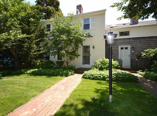 570 Hampton Rd APT 19, Southampton, NY 11968