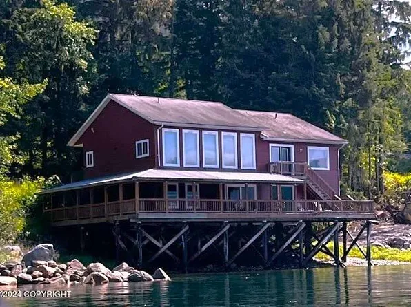 386 Mitkof Hwy, Petersburg, AK 99833