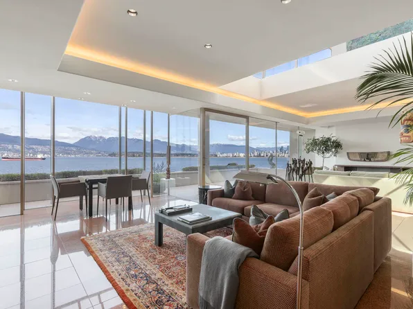 3513 Point Grey Rd, Vancouver, BC V6R 1A7