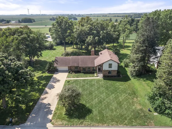 2321 Iowa St, Perry, IA 50220