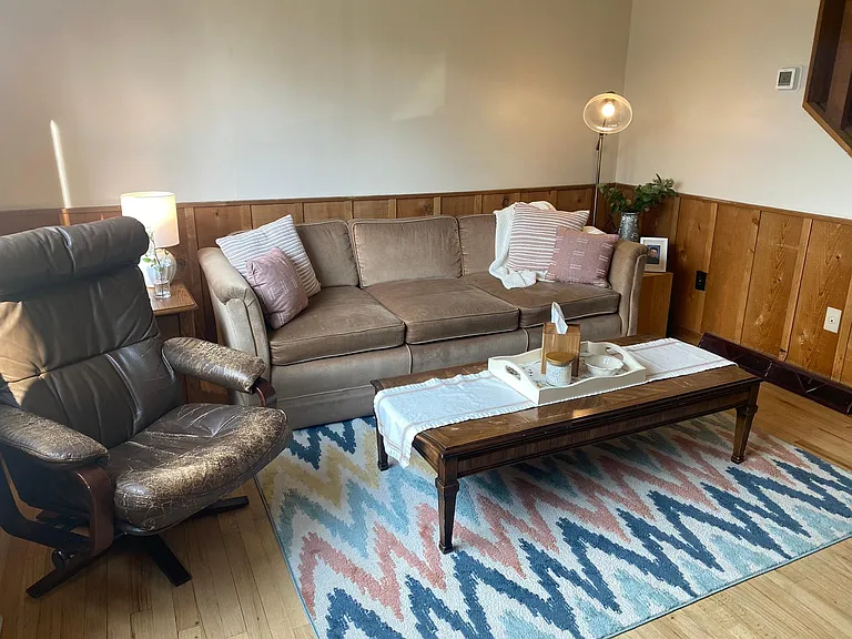 Living room photo #1