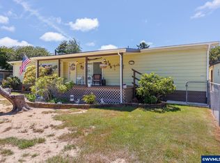 185 N 6th St, Lakeside, OR 97449