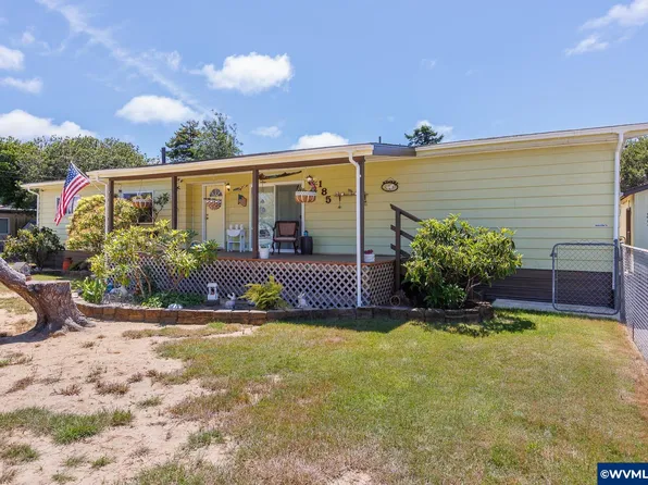 185 N 6th St, Lakeside, OR 97449