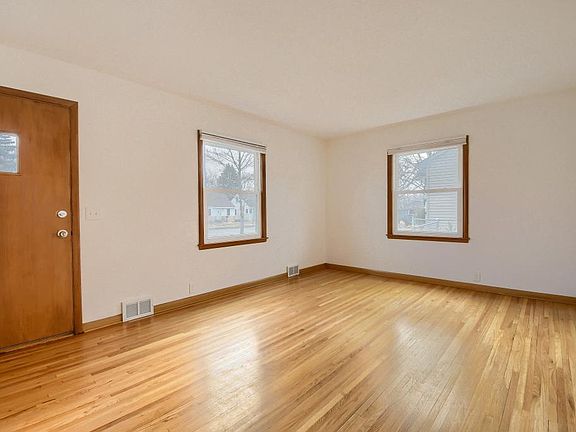 5th image of 5908 Xerxes Ave S