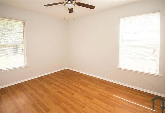 3rd image of 2219 Spicewood