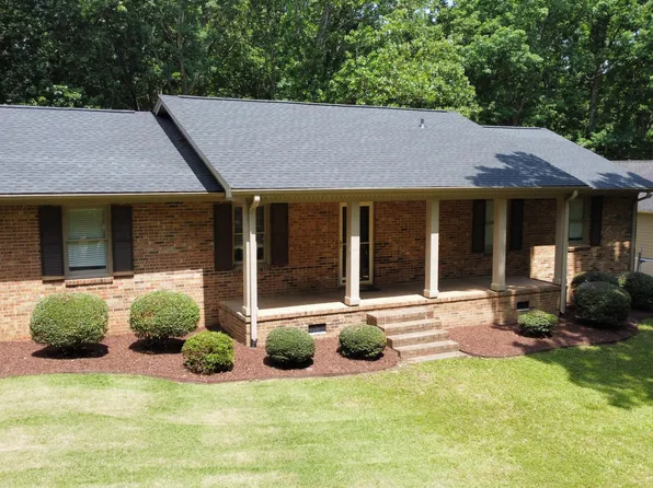 305 Deerfield Dr, Clayton, NC 27527
