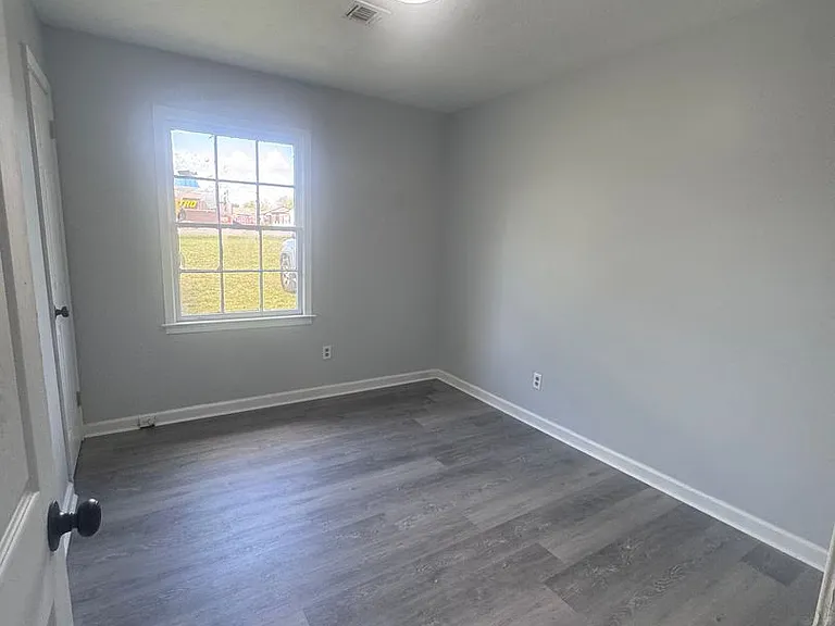 4611 Virginia Loop Rd — Photo 4