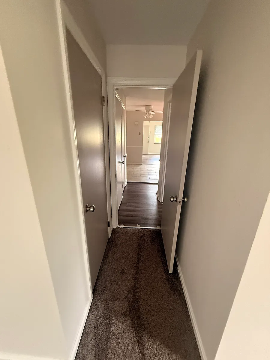 Building Photo - 10 Requardt Ln #3