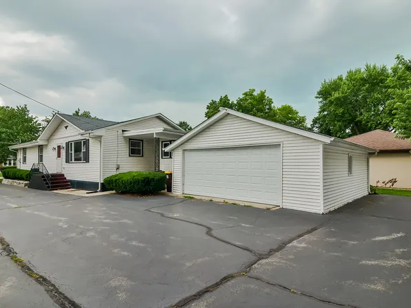 302 Merrill Ave, Loves Park, IL 61111