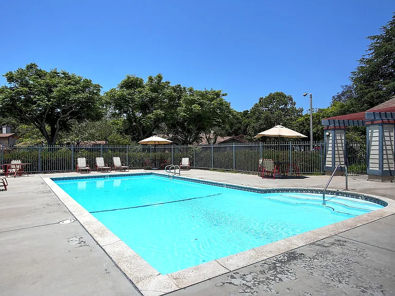 5341 Traci Dr — Photo 33
