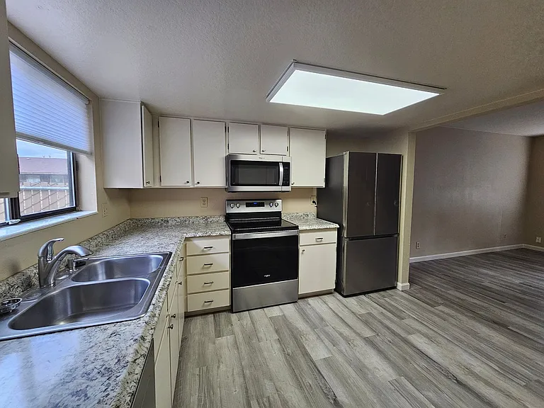 3643 Gypsum Rd — Photo 3