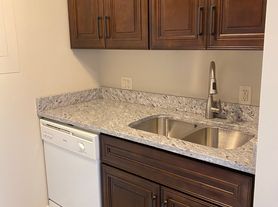 1820 E St, Lincoln, NE