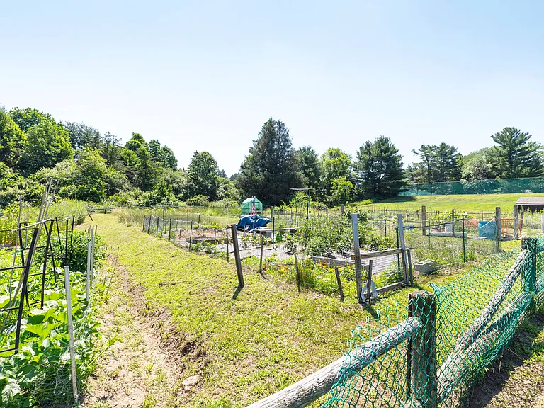Waterford Village — Photo 40