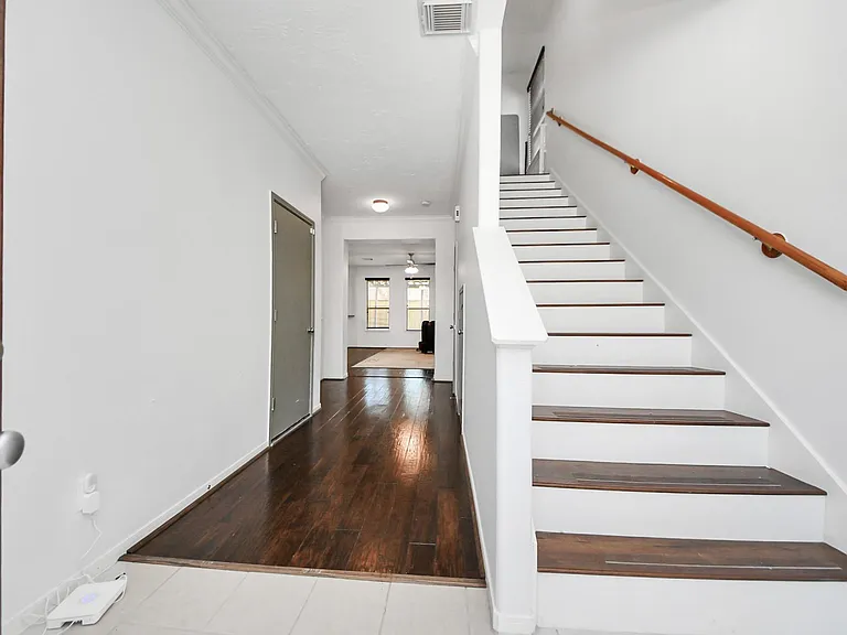 5922 Hollister Cole — Photo 18