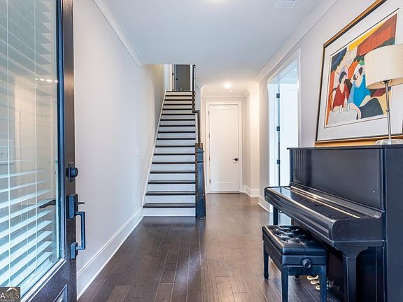 3rd image of 102 Wilburn Ln