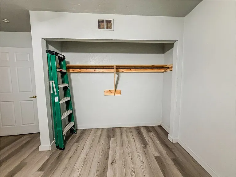548 Hansen Ave #9 — Photo 17