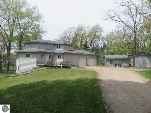 782 Jerry Ray Rd, Vestaburg, MI 48891