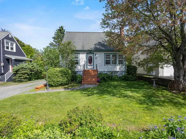 10 Parkdale Ave, Halifax, NS B3T 1B9