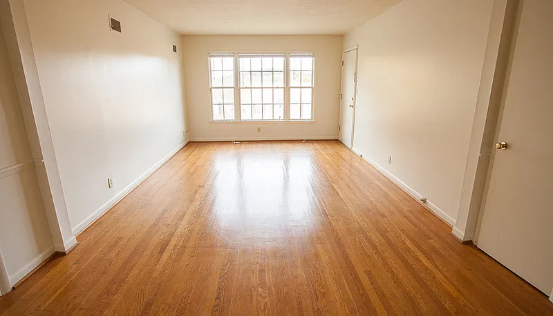 Building Photo - 959 Donaghe St #4