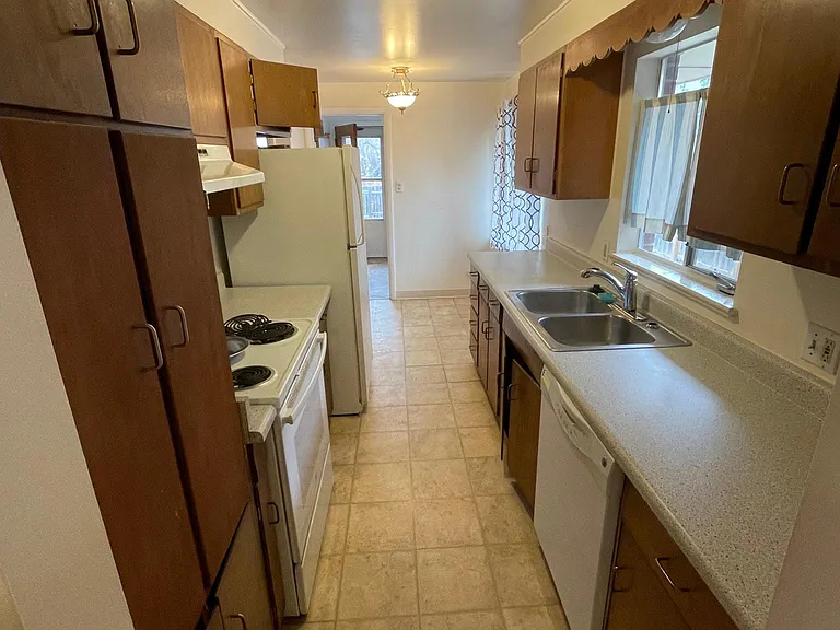 1136 Krameria St — Photo 8