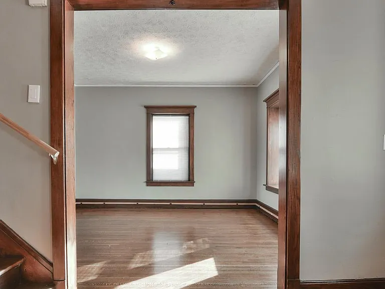 3122 Cass St — Photo 9